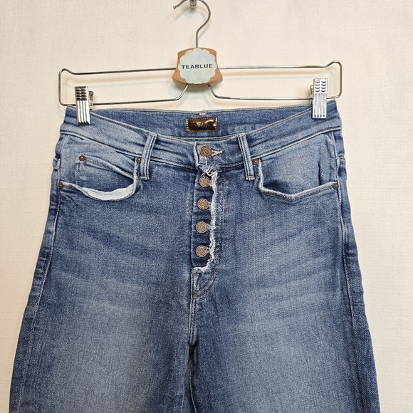 Mother 25×28 The Fly Cut Stunner Ankle Fray In Night On A Shiny White Vespa 25 - Picture 10 of 14